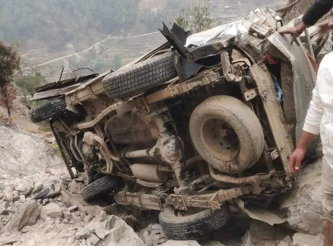 गाडी दुर्घटनामा ३ जनाको मृत्यु, १० घाइते